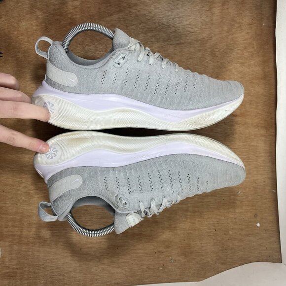 Nike ReactX Infinity Run Flyknit 4 Women Size 10.5 DR2670-012 Gray Running Shoes - Picture 6 of 9